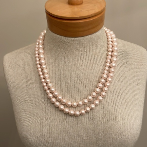 Vintage Pale Pink TRIFARI Single Strand of Pearls 45” - Picture 11 of 16